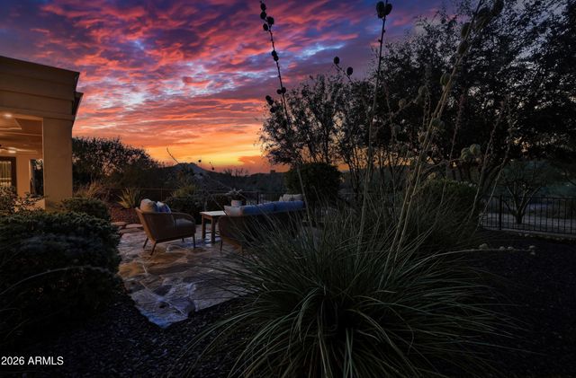8584 E TUMBLEWEED Drive, Scottsdale, AZ 85266
