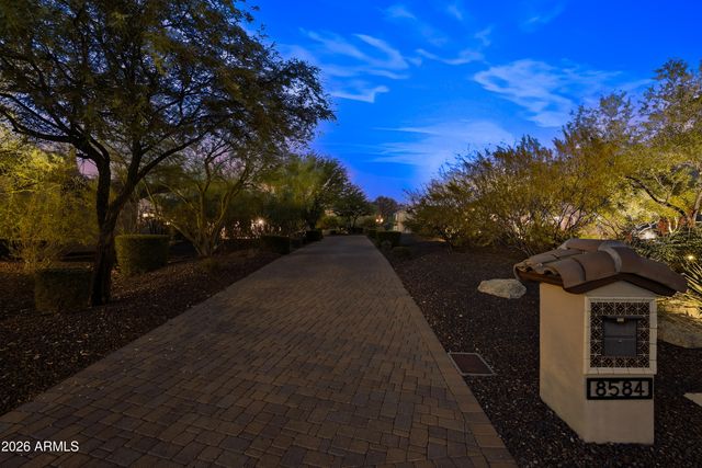 8584 E TUMBLEWEED Drive, Scottsdale, AZ 85266