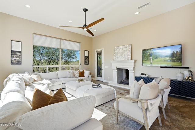 8584 E TUMBLEWEED Drive, Scottsdale, AZ 85266