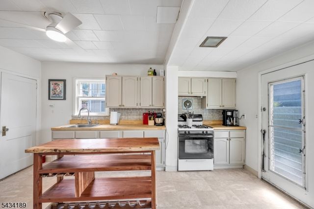 174 Phelps Ave, Bergenfield Boro, NJ 07621