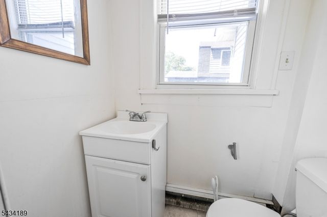 174 Phelps Ave, Bergenfield Boro, NJ 07621