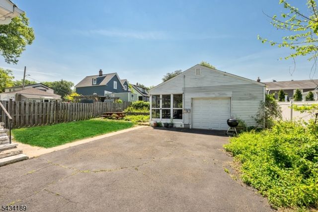 174 Phelps Ave, Bergenfield Boro, NJ 07621
