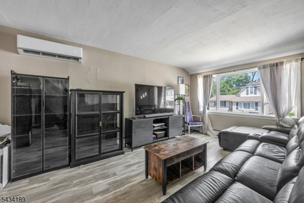 174 Phelps Ave, Bergenfield Boro, NJ 07621