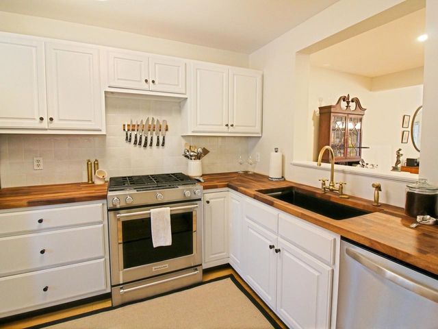 29 Abbey Road, Williston, VT 05495