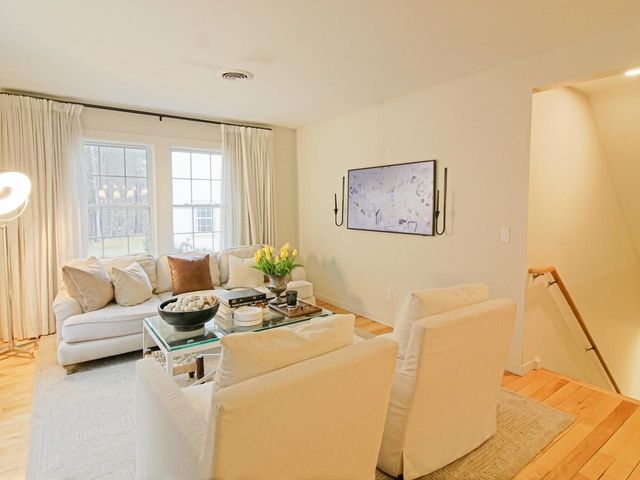 29 Abbey Road, Williston, VT 05495
