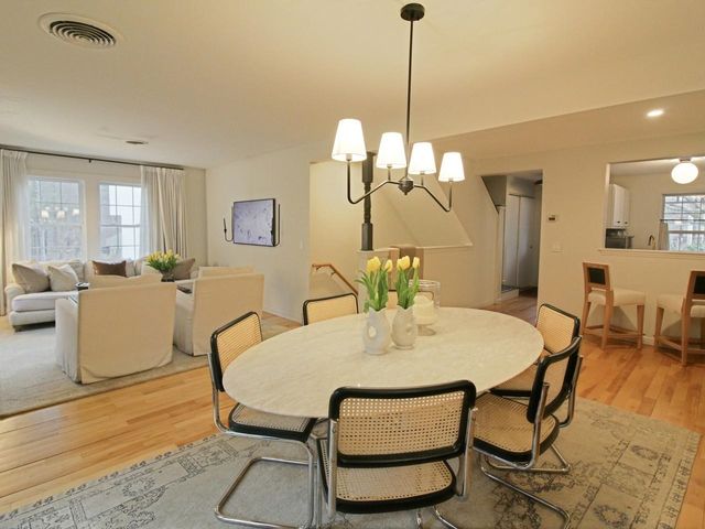 29 Abbey Road, Williston, VT 05495