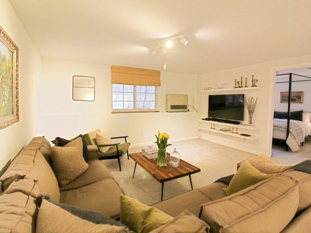 29 Abbey Road, Williston, VT 05495