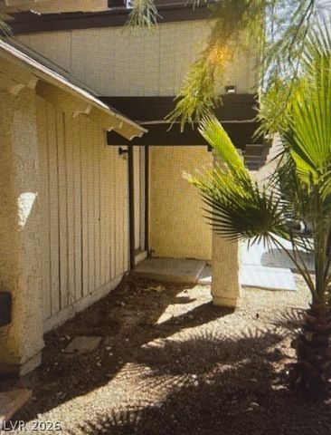 4760 Woodridge Road, Las Vegas, NV 89121