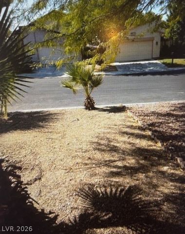 4760 Woodridge Road, Las Vegas, NV 89121