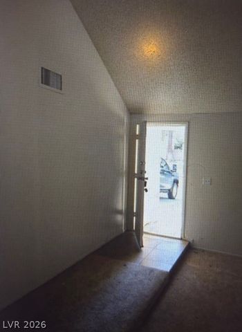 4760 Woodridge Road, Las Vegas, NV 89121