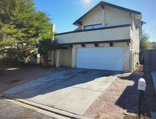 4760 Woodridge Road, Las Vegas, NV 89121