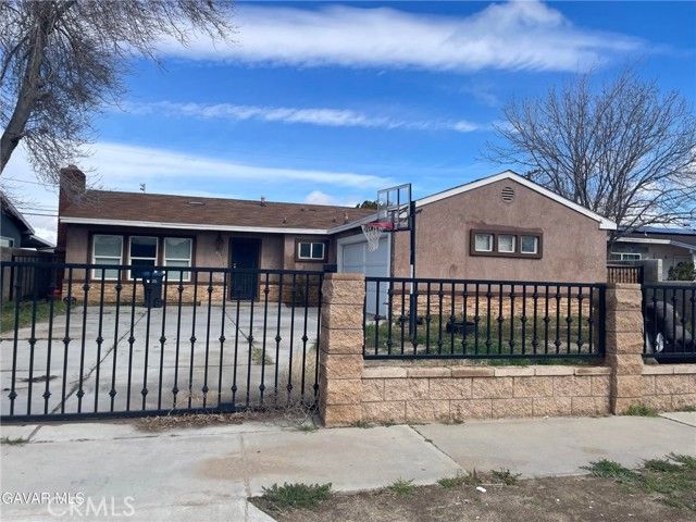 309 E Avenue J13, Lancaster, CA 93535