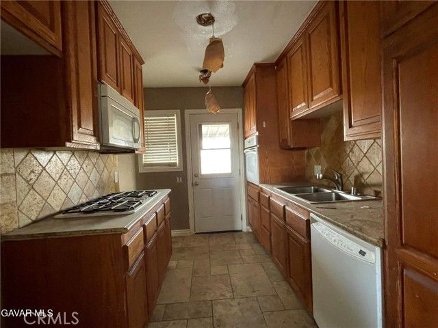 309 E Avenue J13, Lancaster, CA 93535