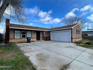 309 E Avenue J13, Lancaster, CA 93535