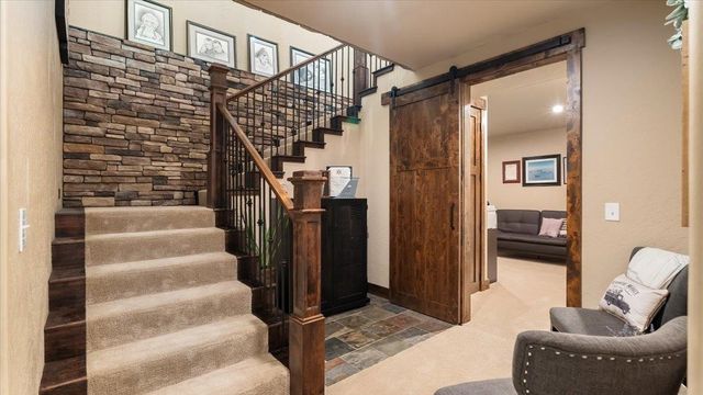 13606 N Riverbluff Ln, Spokane, WA 99208