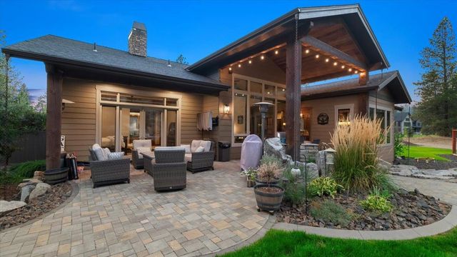 13606 N Riverbluff Ln, Spokane, WA 99208