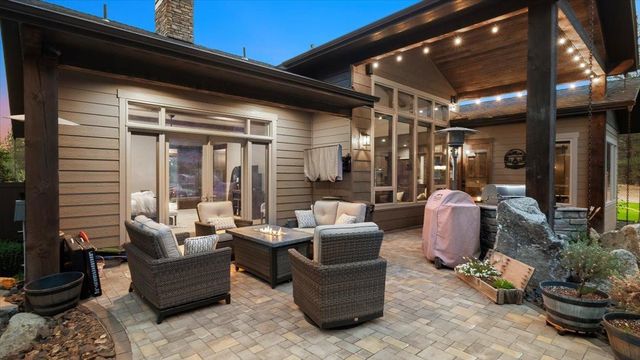 13606 N Riverbluff Ln, Spokane, WA 99208