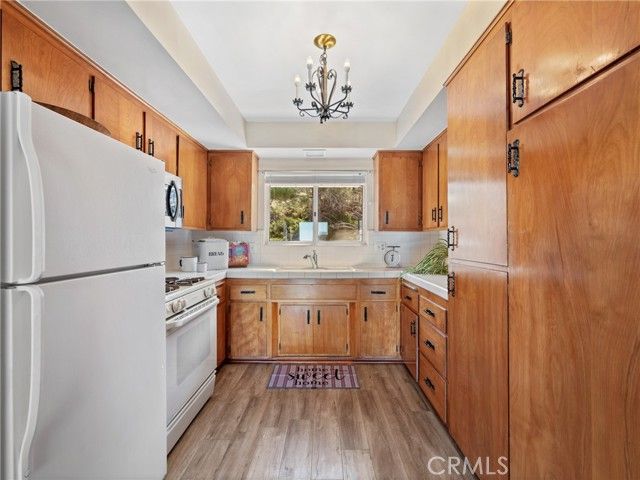 5559 Orchard Drive, Wrightwood, CA 92397