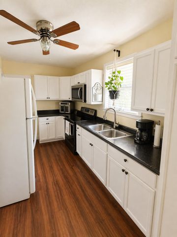 203 Stroud Street, Cleburne, TX 76033