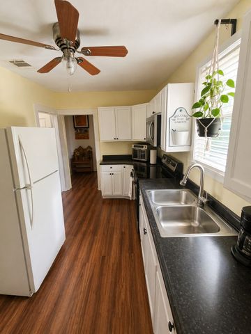 203 Stroud Street, Cleburne, TX 76033
