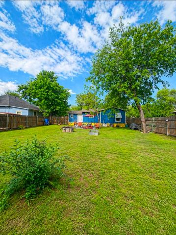 203 Stroud Street, Cleburne, TX 76033