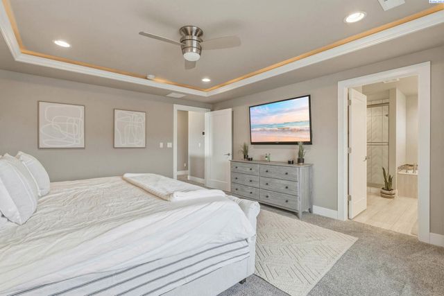 548 Athens Dr, West Richland, WA 99353