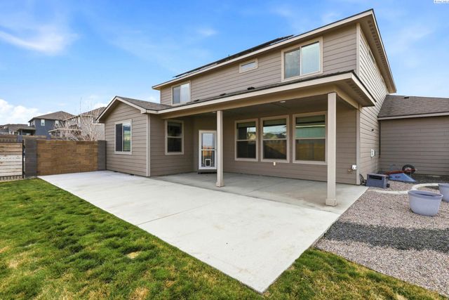 548 Athens Dr, West Richland, WA 99353