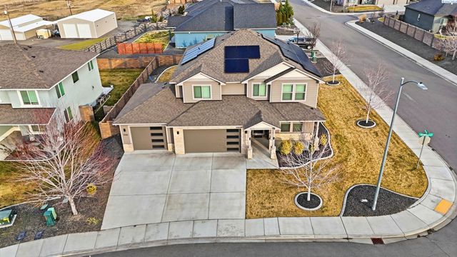 548 Athens Dr, West Richland, WA 99353