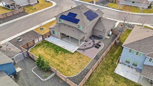 548 Athens Dr, West Richland, WA 99353