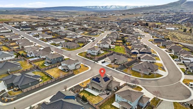 548 Athens Dr, West Richland, WA 99353