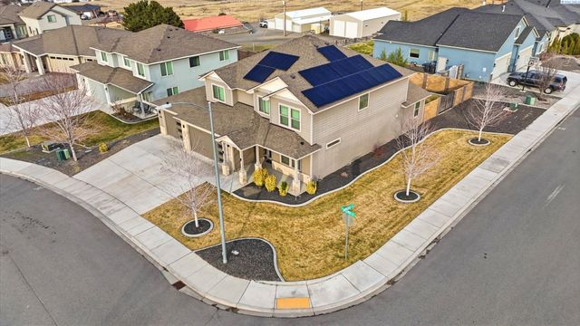 548 Athens Dr, West Richland, WA 99353