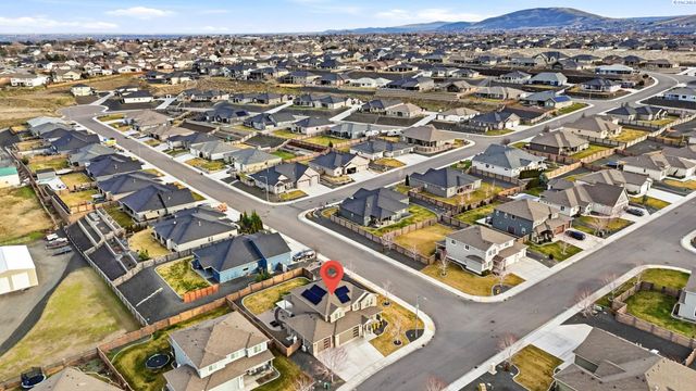 548 Athens Dr, West Richland, WA 99353