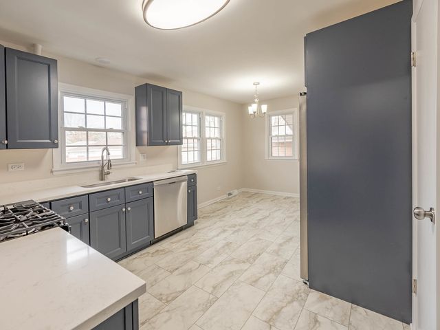 813 Westchester Boulevard, Westchester, IL 60154