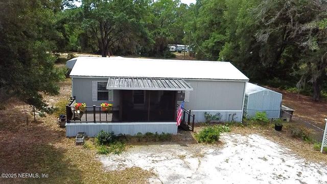 118 LUTHER Drive, Interlachen, FL 32148