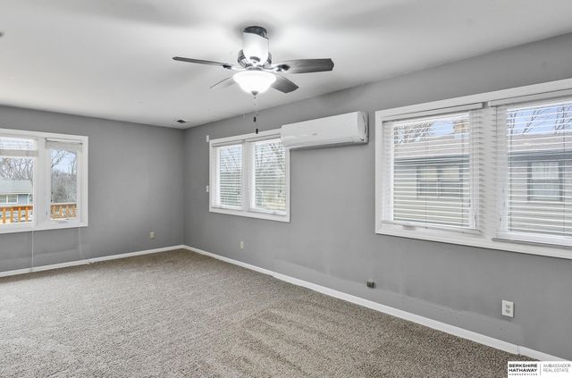 509 W Perry Street, Papillion, NE 68046