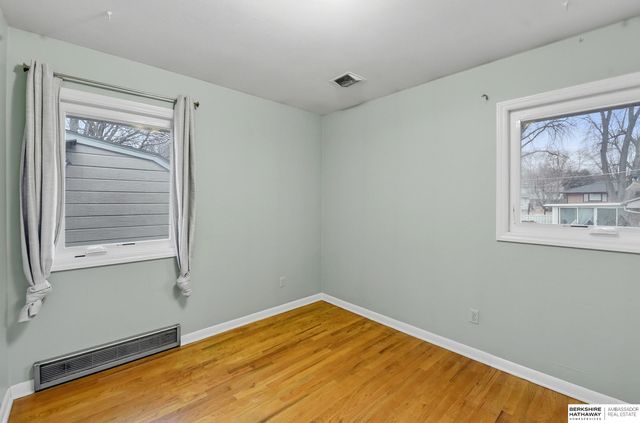 509 W Perry Street, Papillion, NE 68046