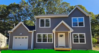 13 N Swezeytown Road, Middle Island, NY 11953