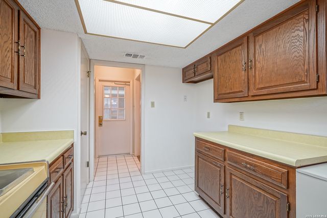 5835 Royal Club, San Antonio, TX 78239