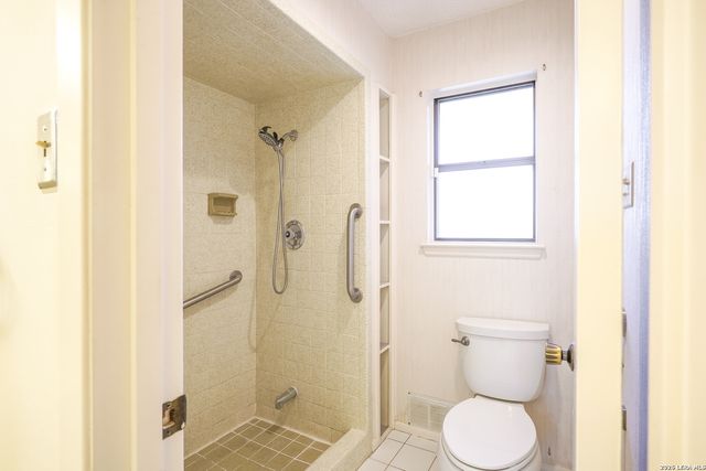 5835 Royal Club, San Antonio, TX 78239