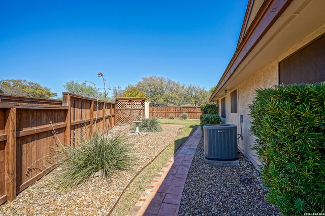 5835 Royal Club, San Antonio, TX 78239