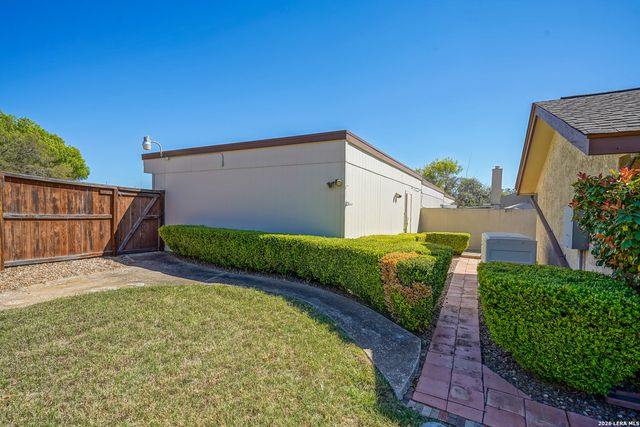 5835 Royal Club, San Antonio, TX 78239