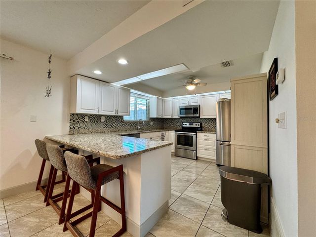 4001 BENEVA ROAD 417, Sarasota, FL 34233