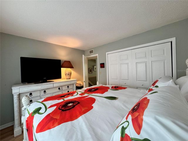 4001 BENEVA ROAD 417, Sarasota, FL 34233