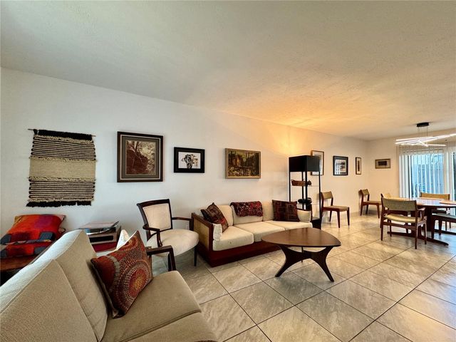 4001 BENEVA ROAD 417, Sarasota, FL 34233