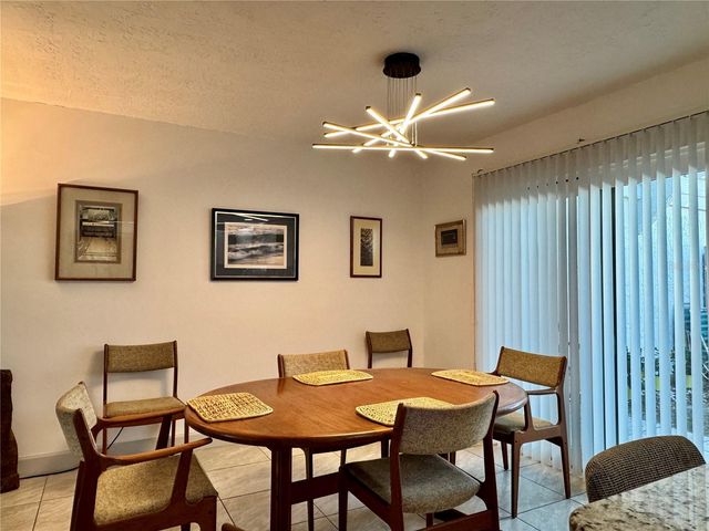 4001 BENEVA ROAD 417, Sarasota, FL 34233