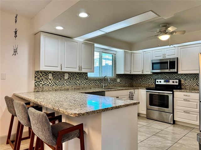 4001 BENEVA ROAD 417, Sarasota, FL 34233