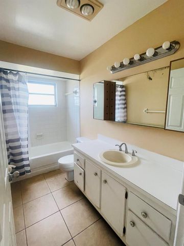 420 S B Street A4, Lake Worth Beach, FL 33460