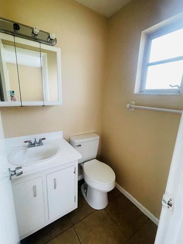420 S B Street A4, Lake Worth Beach, FL 33460