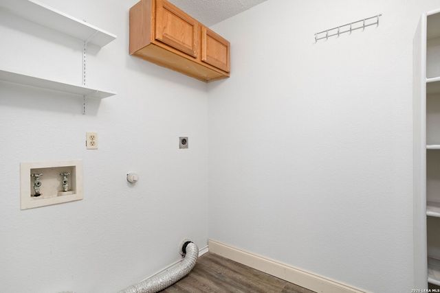 8090 Chestnut Ash, Converse, TX 78109