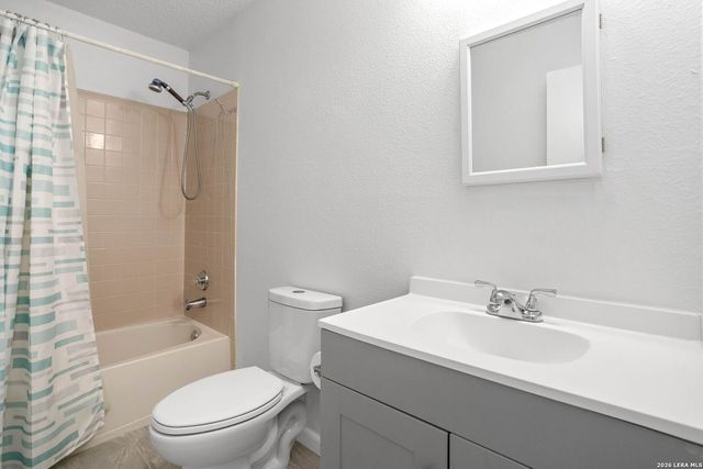 8090 Chestnut Ash, Converse, TX 78109
